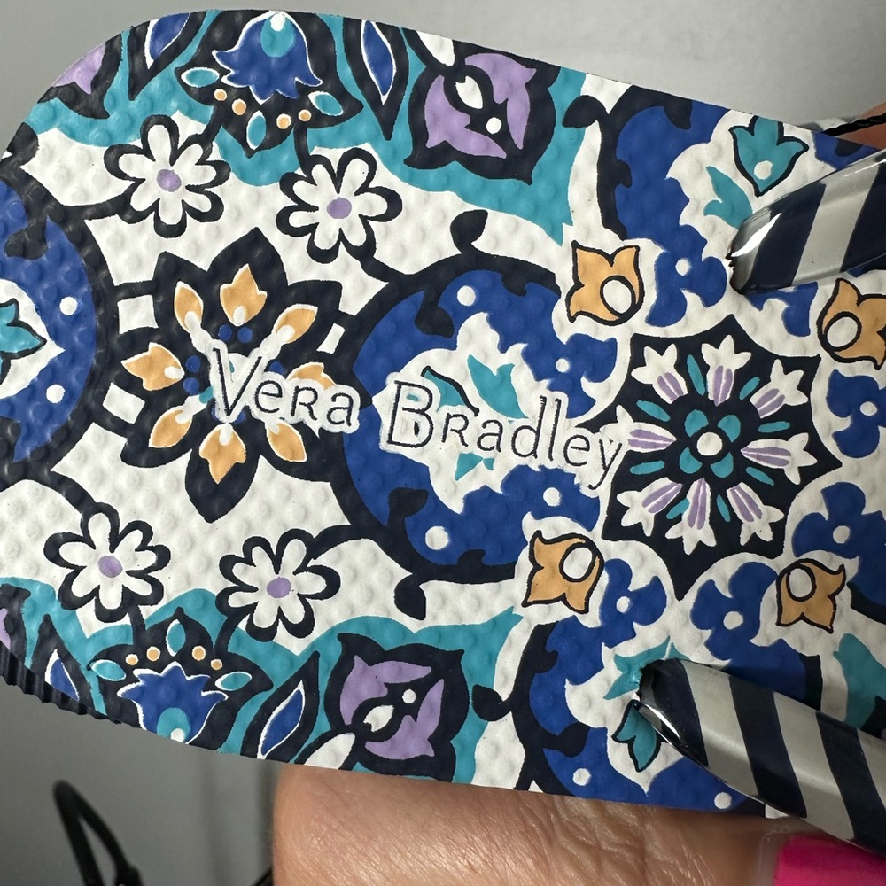 NEW Vera Bradley Flip Flops Size 9-10 Lisbon Medallion Cool Blue - Picture 5 of 6